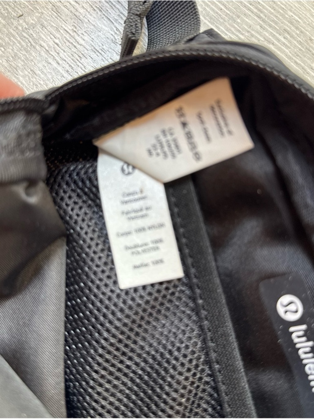 Lululemon Mini Everywhere Belt Bag - Black - Picture 5 of 6